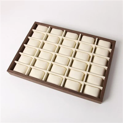 Vynikajúci drevený podnos na hodinky